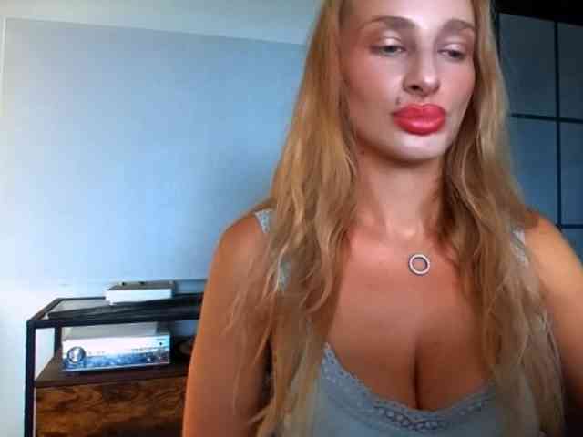 MarilynShow webcam