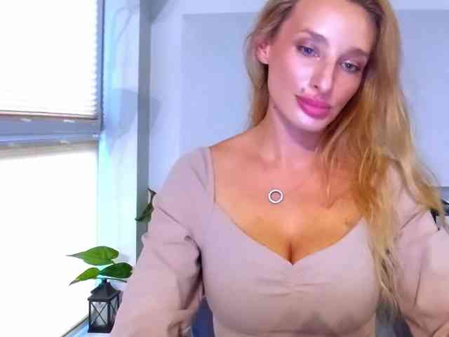 Model: MarilynShow