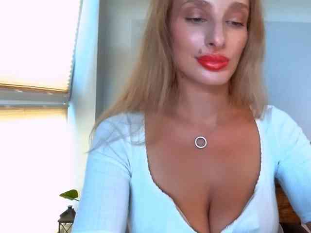 MarilynShow webcam