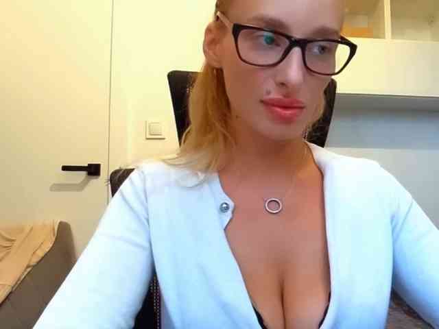 MarilynShow webcam