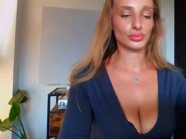 MarilynShow webcam