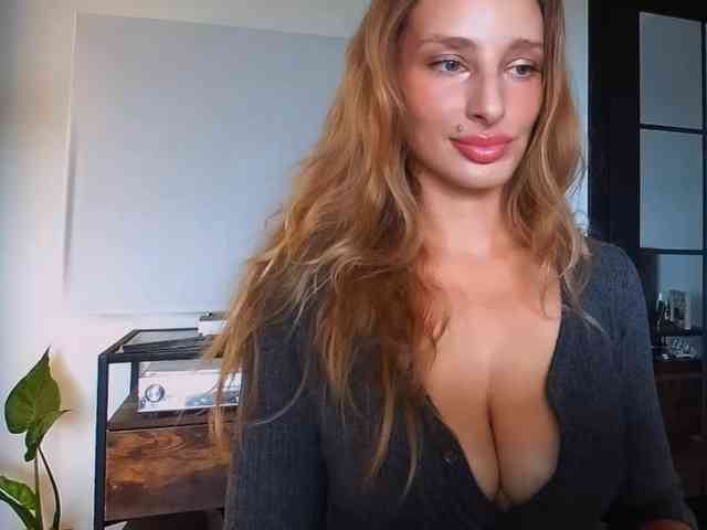 Model: MarilynShow