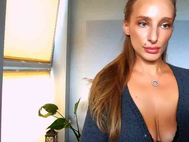 MarilynShow webcam