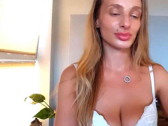 MarilynShow webcam