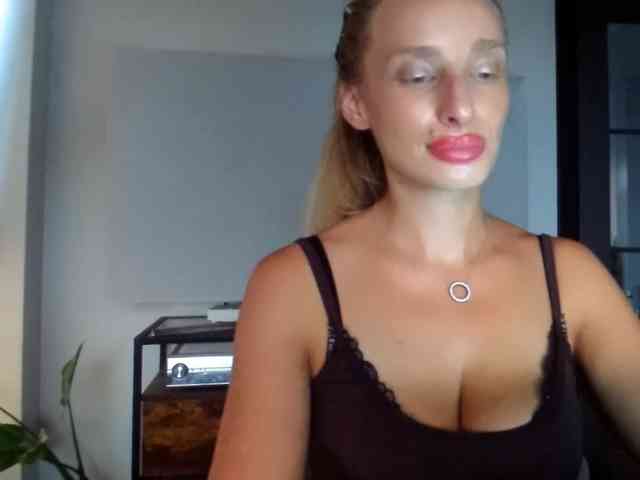 MarilynShow webcam