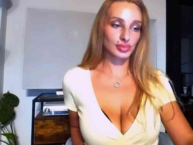 Model: MarilynShow