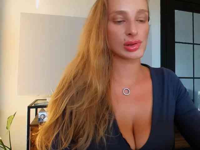 MarilynShow webcam