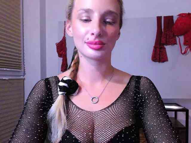 Model: MarilynShow