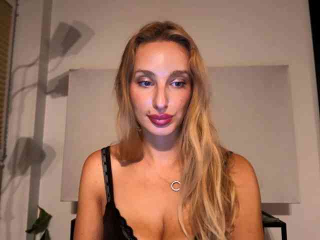 MarilynShow webcam
