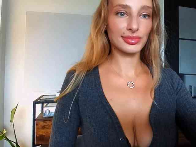 Model: MarilynShow