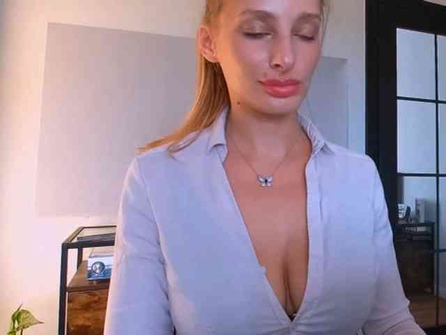 MarilynShow webcam
