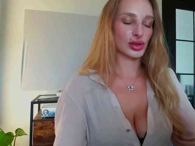 MarilynShow webcam