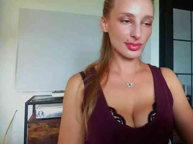 MarilynShow webcam