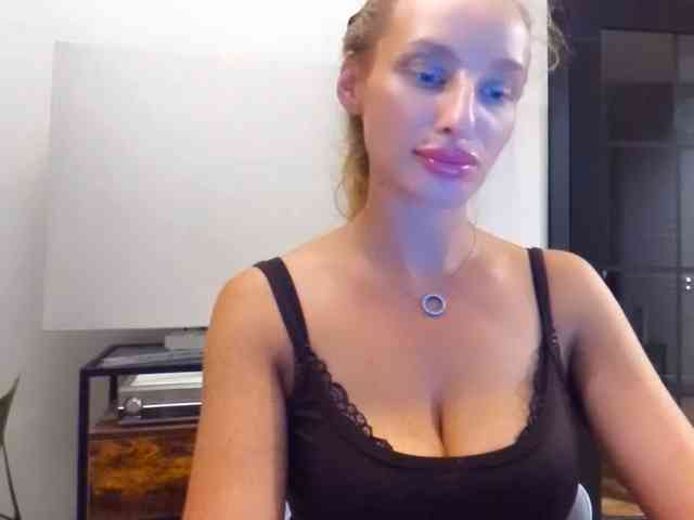 MarilynShow webcam