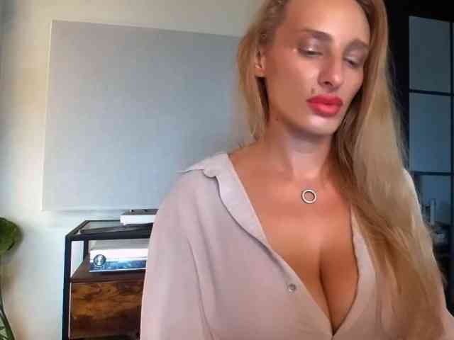 Model: MarilynShow