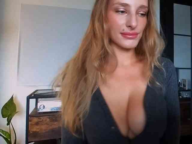Model: MarilynShow