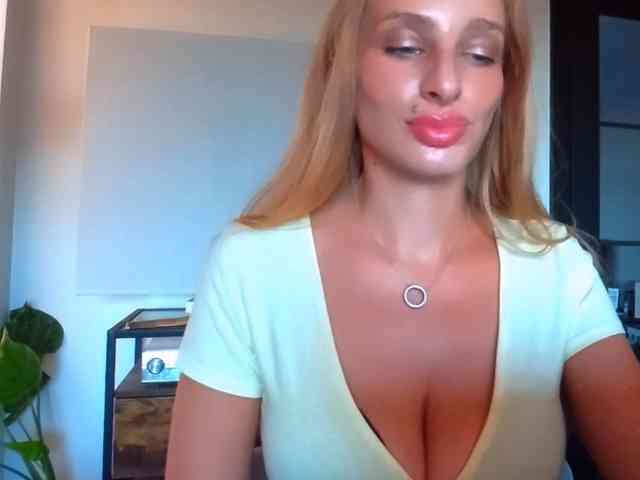 MarilynShow webcam