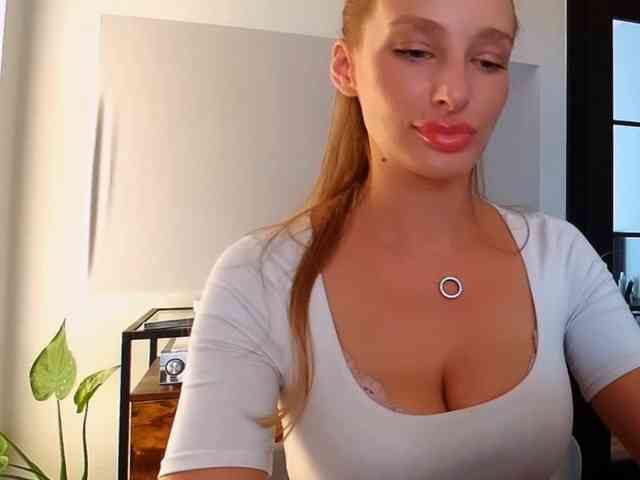 MarilynShow webcam
