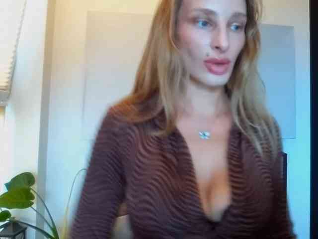 MarilynShow webcam