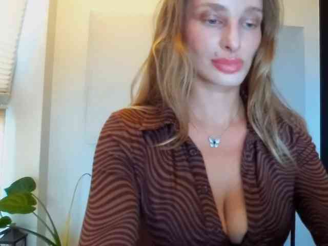 MarilynShow webcam