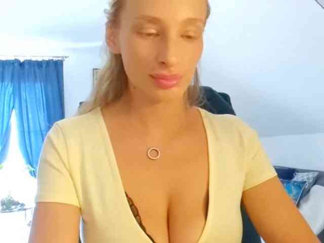 MarilynShow webcam