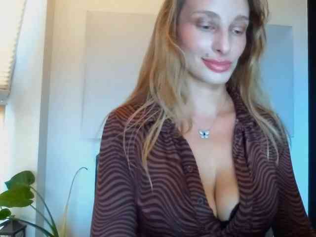 MarilynShow webcam