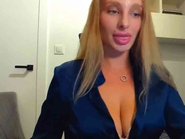 Model: MarilynShow