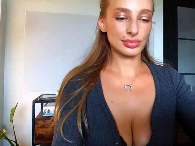 MarilynShow webcam
