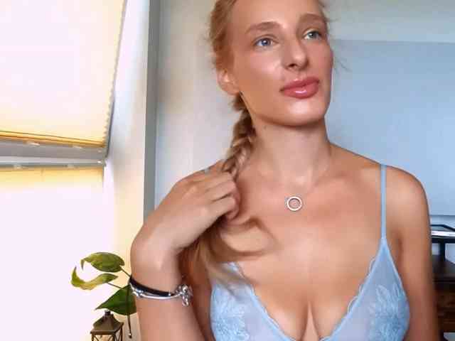 MarilynShow webcam