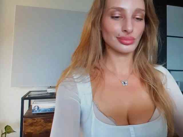 MarilynShow webcam