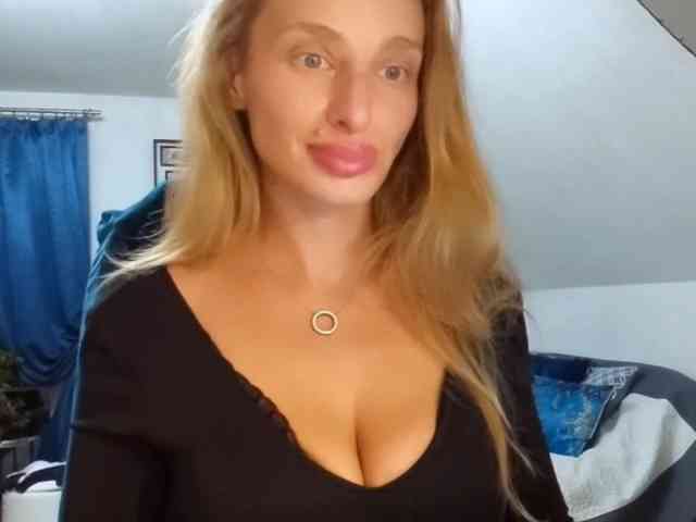MarilynShow webcam