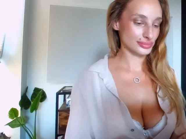 MarilynShow webcam
