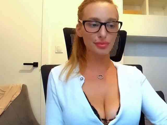 MarilynShow webcam