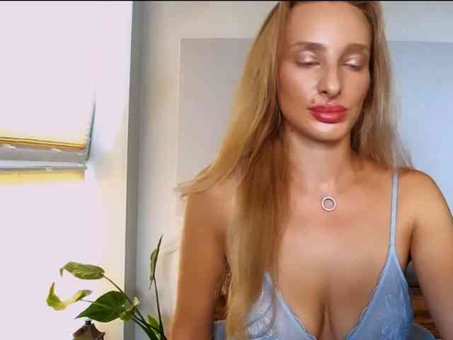 MarilynShow webcam
