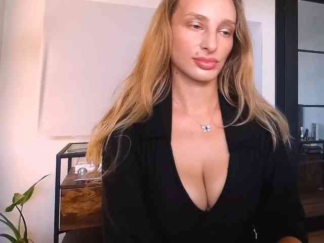 MarilynShow webcam