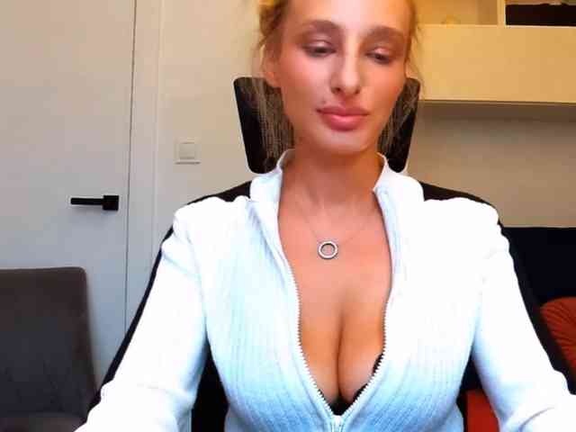 MarilynShow webcam