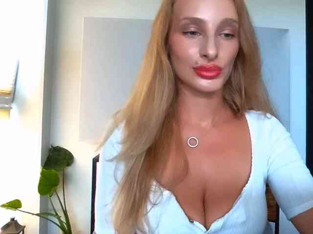 MarilynShow webcam