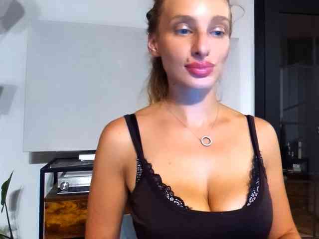 MarilynShow webcam
