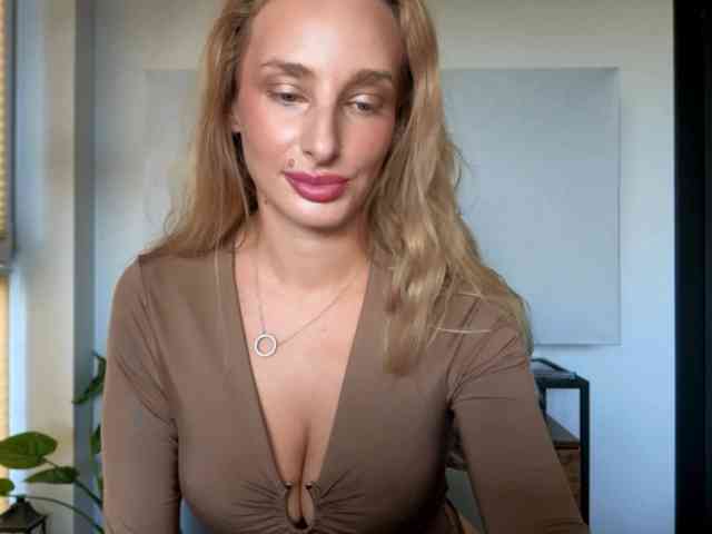 MarilynShow webcam