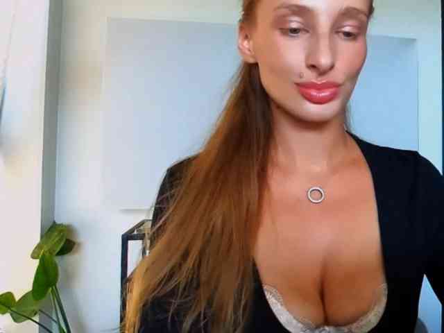 MarilynShow webcam