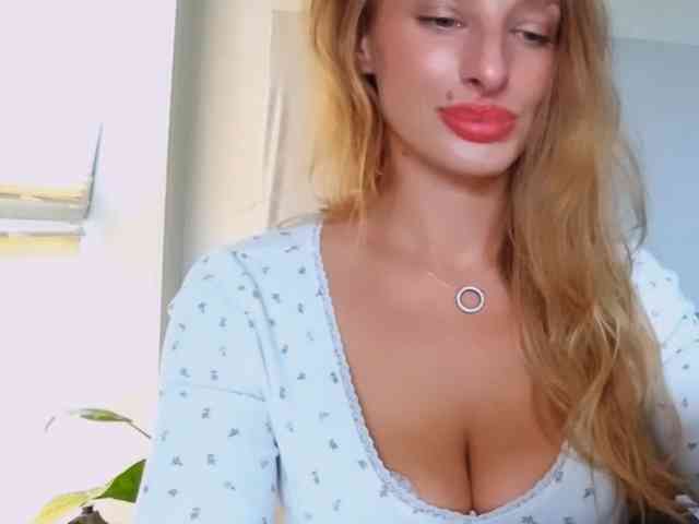 MarilynShow webcam
