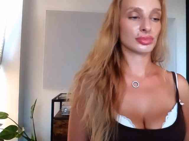 Model: MarilynShow