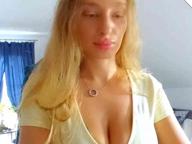 MarilynShow webcam