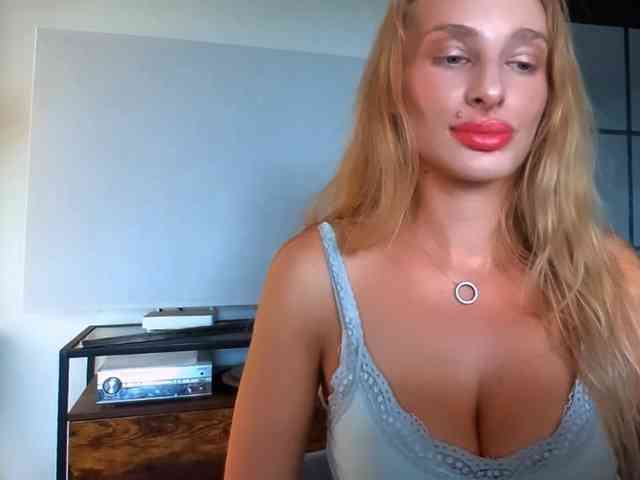MarilynShow webcam