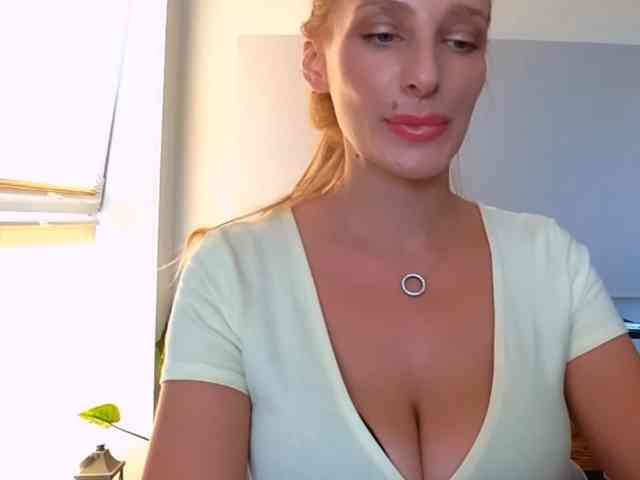 MarilynShow webcam