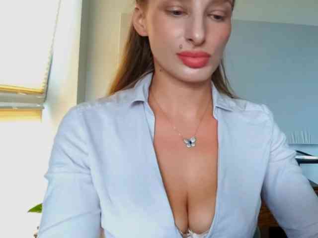 MarilynShow webcam