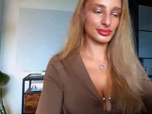 MarilynShow webcam