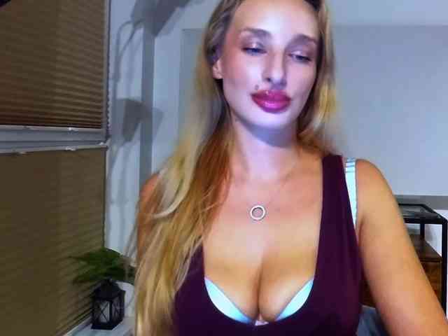 Model: MarilynShow