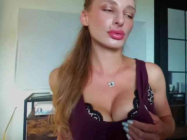 Model: MarilynShow