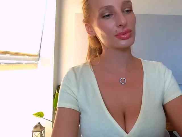 MarilynShow webcam